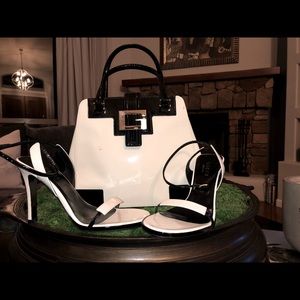 Authentic Gucci Patent Leather Purse